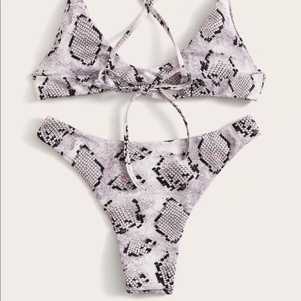 🎉BIKINI SET 👙💦 - Picture 2 of 7